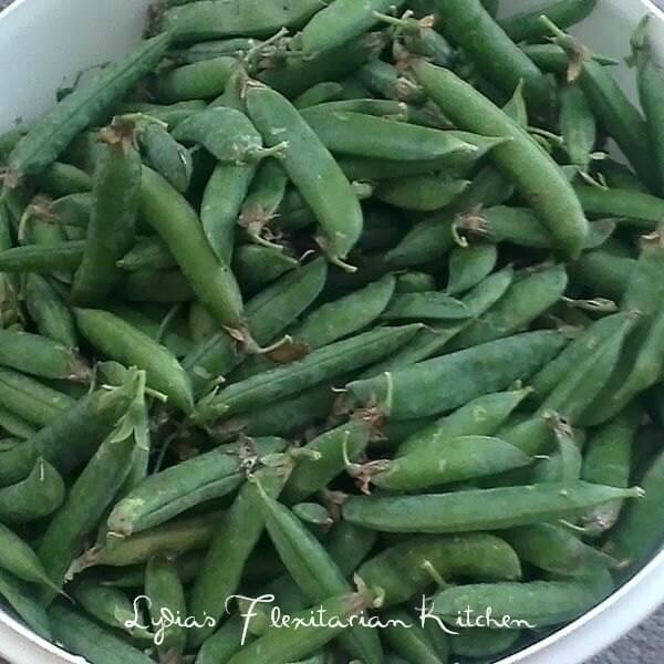 How to Freeze Peas {and other veggies, too} ~ Lydia's Flexitarian Kitchen