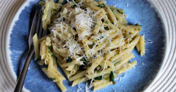 Pasta aglio e olio ~ Pasta with garlic and oil (and lots of parmesan cheese!) ~ Lydia's Flexitarian Kitchen
