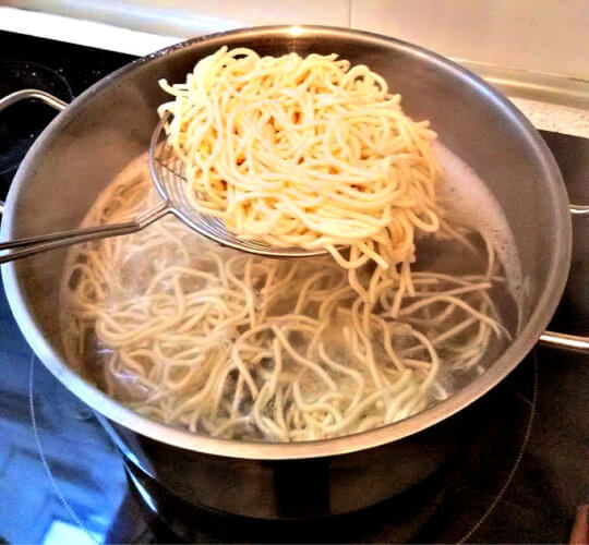 photo of cooked noodles