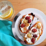 toasts with ricotta cheese and roasted grapes
